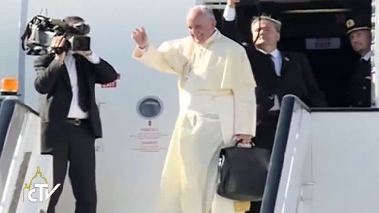 El Papa llegó a Uganda en nueva etapa de su gira por África