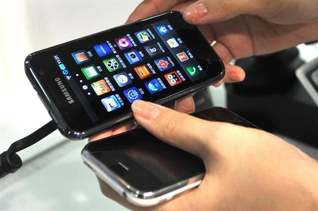 10 usos para aprovechar un celular viejo