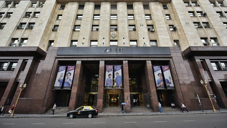 El medio aguinaldo de diciembre tendrá los descuentos de Ganancias