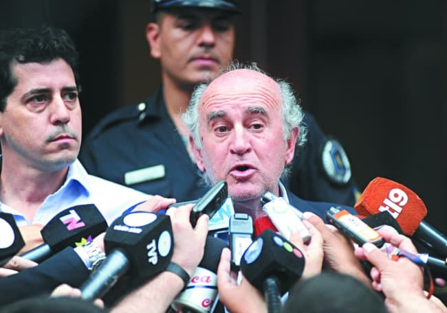Fracasó la negociación por el traspaso y CFK no asistirá a la ceremonia