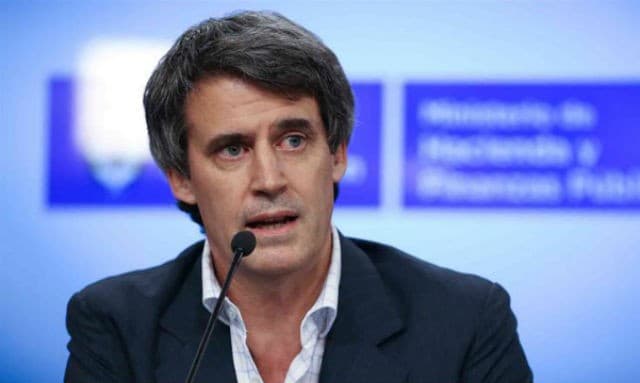 Prat Gay: «Venimos a anunciar el fin del cepo cambiario en la Argentina»