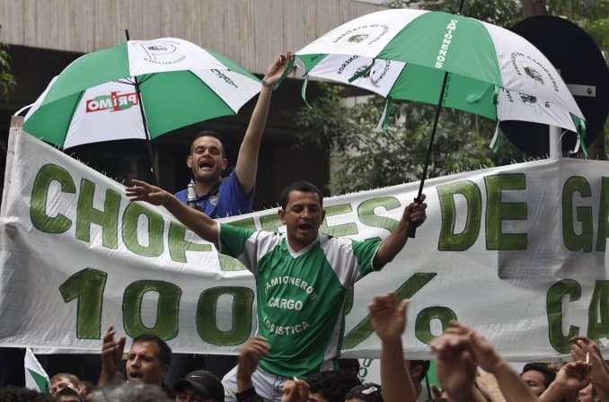 Con aval oficial, Camioneros acordó un bono de fin de año de hasta $12 mil