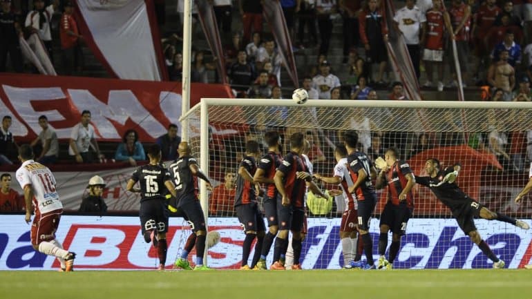 Huracán golpeó en el momento justo y superó a San Lorenzo