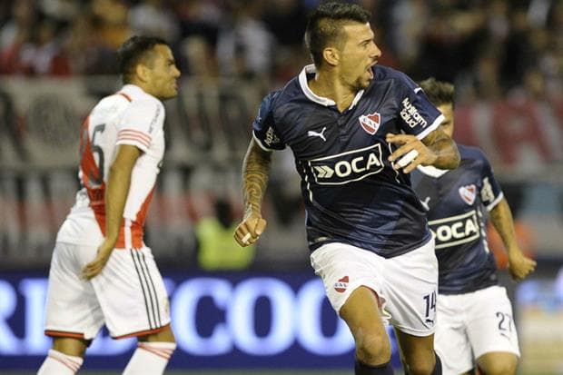 Mal comienzo de año para River, que perdió 3-2 con Independiente