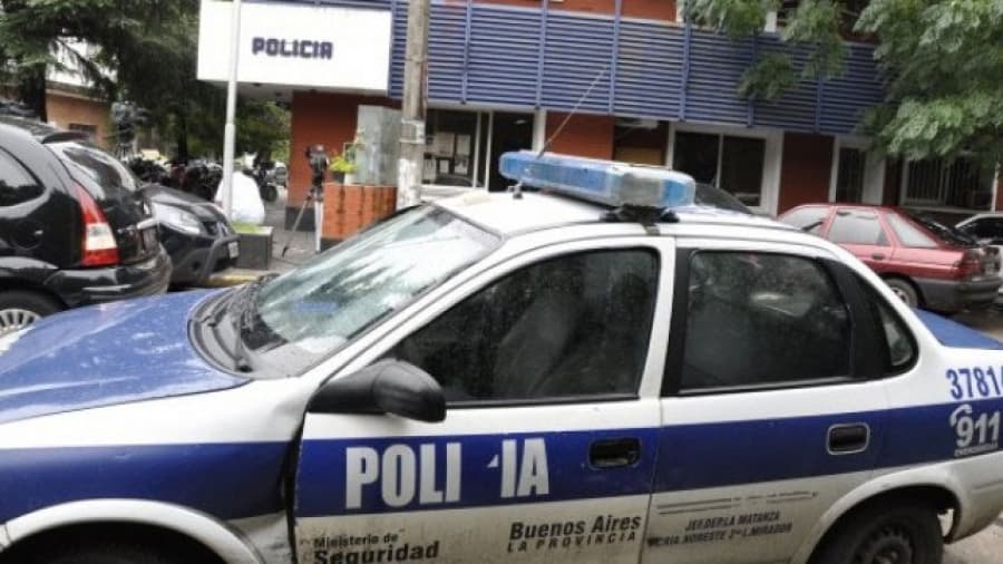 La compañera de un policía asesinado en La Tablada reconoció que se le escapó el disparo