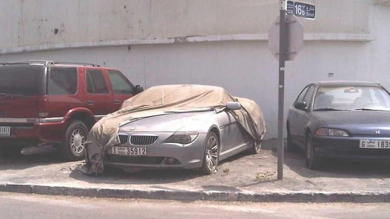 Unos 3.000 autos de alta gama, abandonados en las calles de Dubai