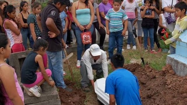 Murió otro bebé y crece la polémica por la desnutrición