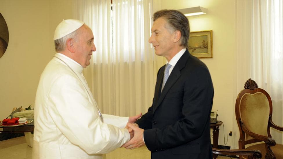 Macri viaja a Roma para su primera audiencia con el Papa tras el triunfo electoral