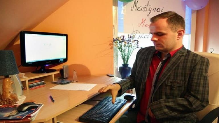 Escalar con un brazo ortopédico es posible gracias a la tecnología
