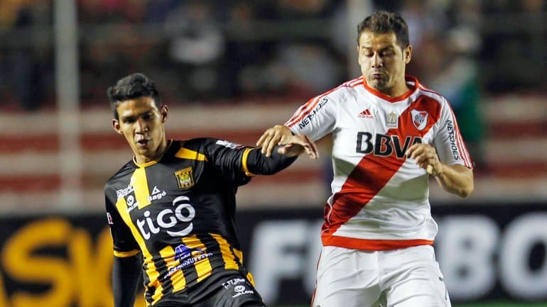River no pudo definirlo en la altura y The Strongest llegó al empate en el final del partido