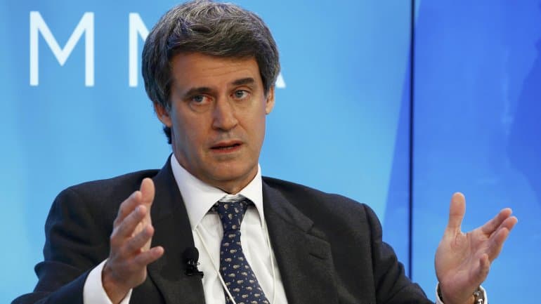 Alfonso Prat-Gay: «Si te critican por izquierda y por derecha debe ser que estás haciendo las cosas bien»
