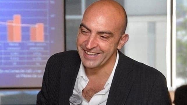 Despiden los restos del periodista Tomás Bulat