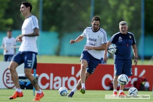Martino paró el primer equipo con Higuaín y Agüero peleando por un lugar