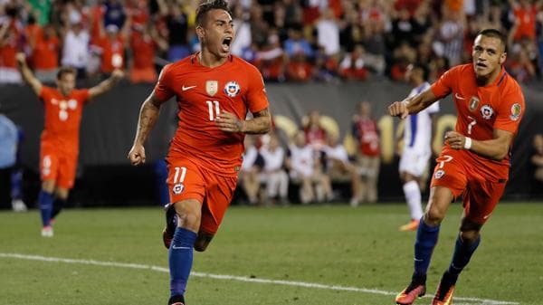 Chile y México se miden en California por el pase a la semifinal