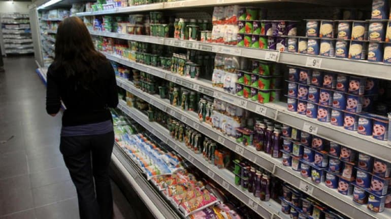 Estiman que la canasta básica subió 4,7% en junio