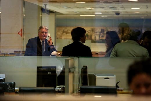 Piden embargar el dinero de la caja de seguridad de Florencia Kirchner