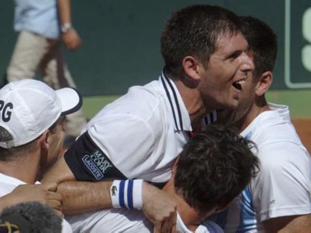 Delbonis ganó y clasificó a la Argentina a semis de la Davis