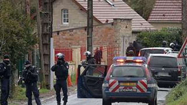 Un auto en contramano atropelló a una mujer policía a metros de la casa de gobierno francesa