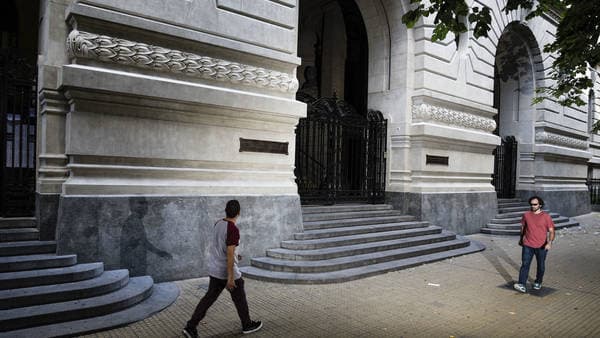El viento causó daños en los techos del Nacional de Buenos Aires