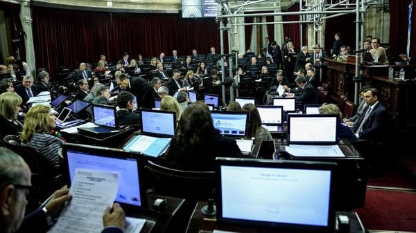 Denunciaron una estafa con el pago de los sueldos en el Senado