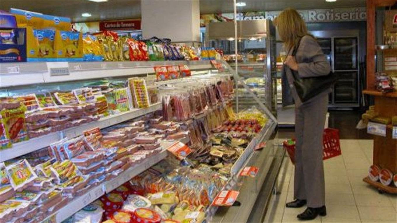 Vuelve a dispararse la inflación, tras las bajas por el freno de las tarifas: estiman 2,5% para octubre