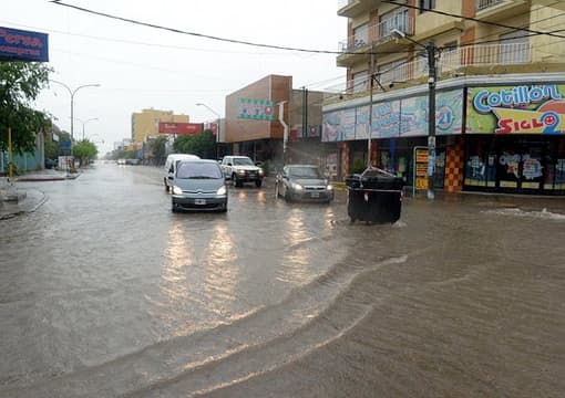 Suspendieron las clases por un temporal de lluvia en Neuquén