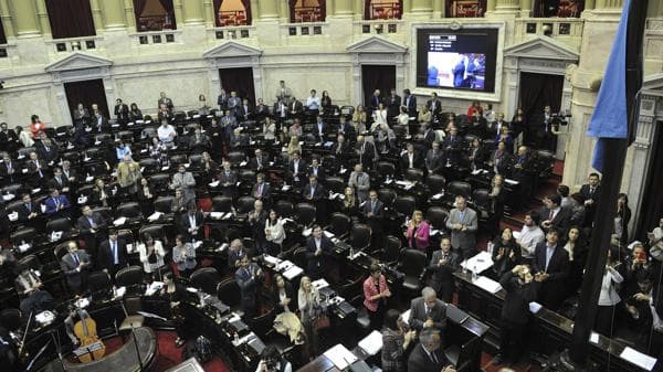 Luego de la polémica, redujeron el aumento de sueldo a los diputados