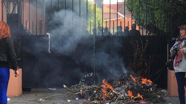 Santa Cruz paralizada: Alicia Kirchner no puede pagar sueldos y todos los sindicatos marchan en su contra
