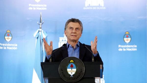 El Presidente firmó el decreto que exime de Ganancias al medio aguinaldo de diciembre