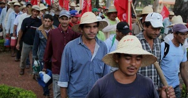 Enfrentamientos entre policías y campesinos dejó 20 heridos y 12 detenidos en Caaguazú