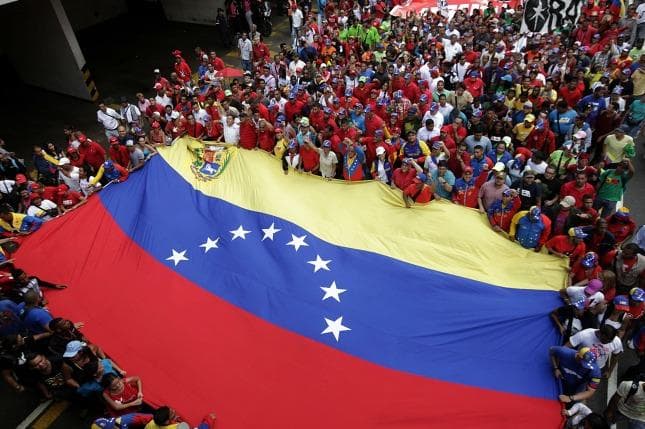 El chavismo también saldrá a las calles el 23 y descartó elecciones anticipadas