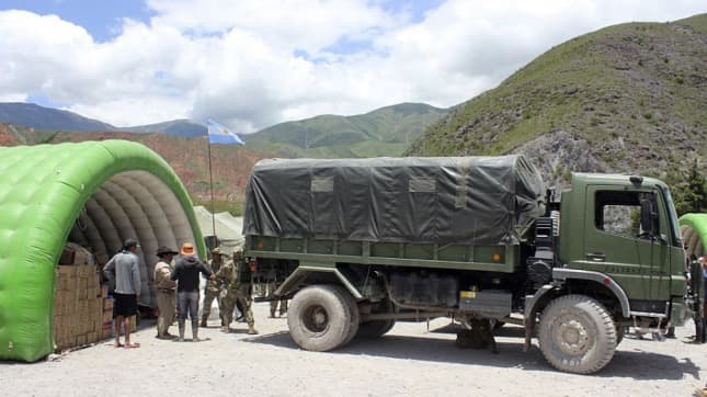 Al menos 100 personas siguen evacuadas tras el alud que causó 1.700 damnificados en Volcán