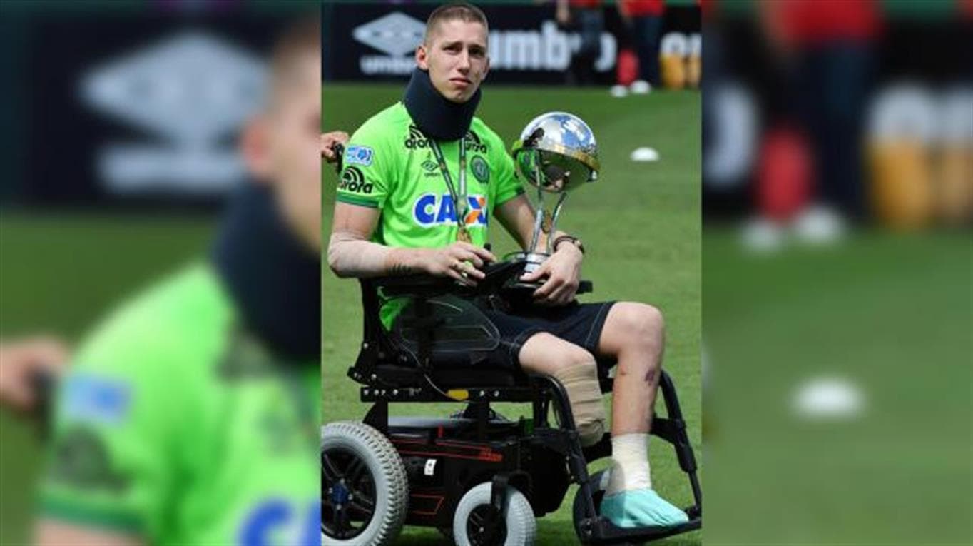 Jackson Follmann, el último sobreviviente de la tragedia, recibió el alta médico y usará prótesis