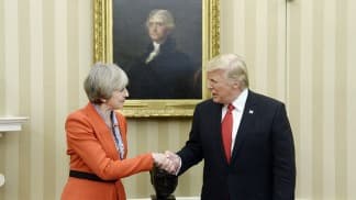 En la Casa Blanca, May pidió que Estados Unidos no se aleje del mundo para evitar un «eclipse de Occidente»