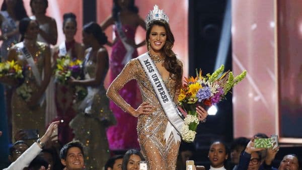 La francesa Iris Mittenaere fue elegida Miss Universo