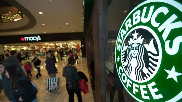 Starbucks contratará a 10.000 refugiados como respuesta a Donald Trump