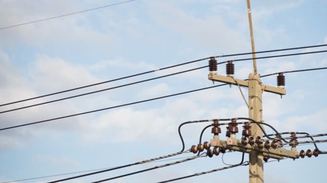 Edenor y Edesur renovarán y ampliarán 1.800 kilómetros de redes este año y 10 mil hasta 2021