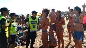 Para la Justicia de Necochea, el topless no es delito: no sancionarán a las mujeres que lo hicieron