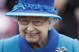 Isabel II celebra sus 65 años en el trono