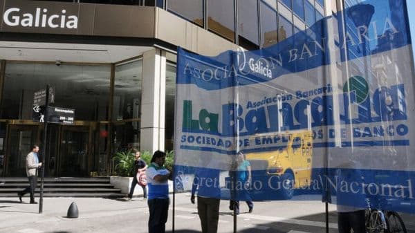 Los bancos no atenderán al público jueves y viernes