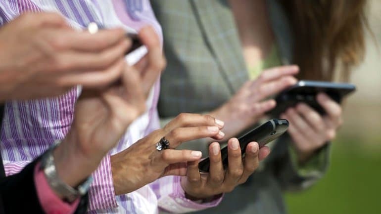 Los dolores por el uso de celulares y tablets no se toman vacaciones