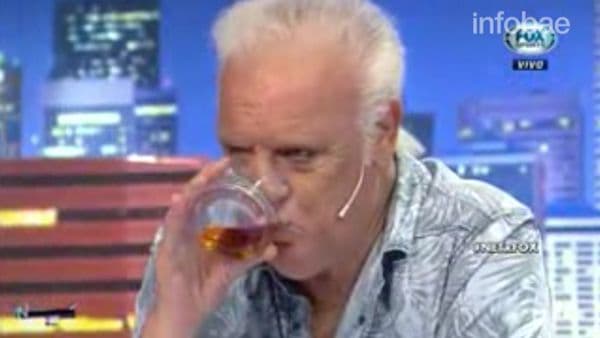 El «Coco» Basile dio clases de cómo se debe “saborear un whisky”