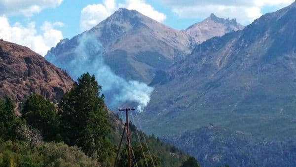 Se desató un incendio forestal en el Cerro Catedral