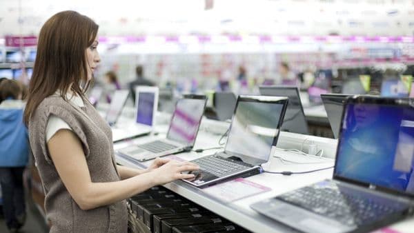 Eliminan los aranceles para las computadoras y la importación de partes