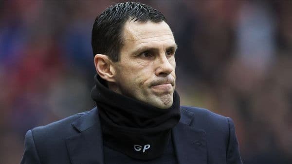 El DT de Tevez negó todo: “Carlos está bien, se queda en China”