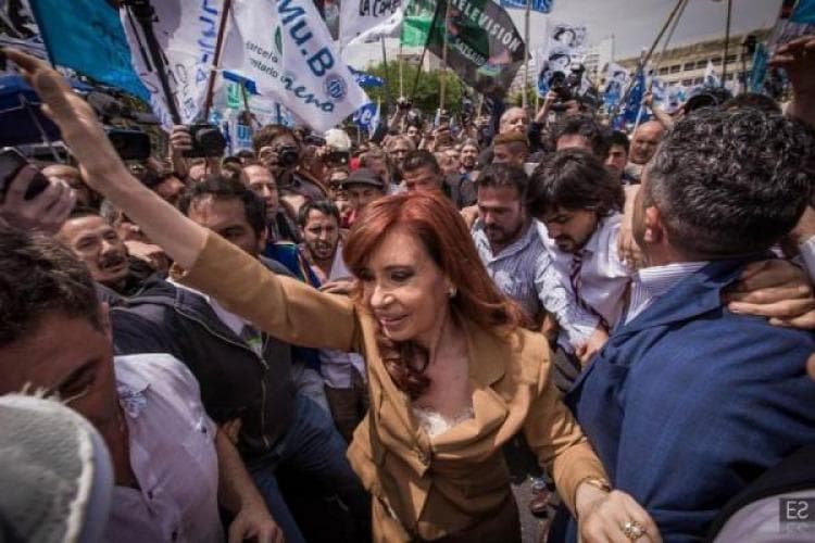 Cristina Kirchner convoca a marchar con la CGT el 7 de marzo