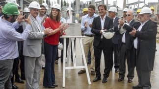Vidal inauguró dos nuevas turbinas en la central eléctrica marplatense y dijo que «los cortes van a ir bajando»