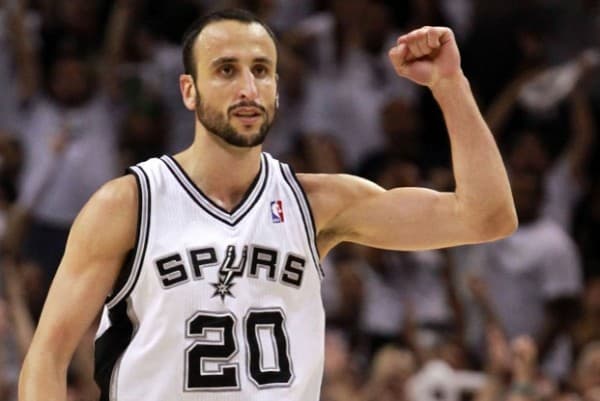 Le ganó a Michael Jordan: eligieron una jugada de Manu Ginóbili como la mejor en la historia de la NBA