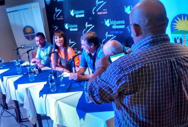 Moria Casán, figura en el Carnaval de Melo, Uruguay: bailó ante 20 mil personas