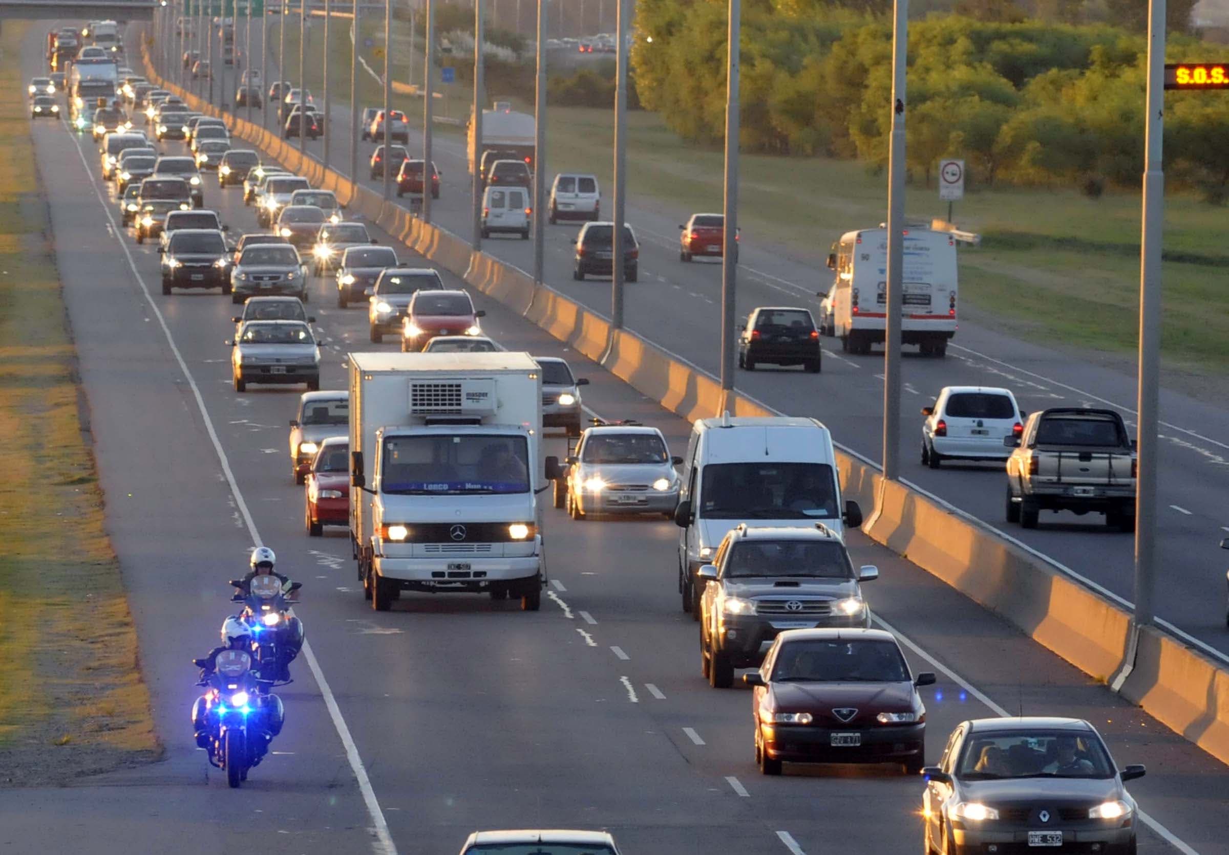 Construirán un tercer carril en un tramo de la autopista Buenos Aires-La Plata